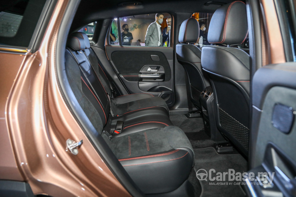 Mercedes-Benz EQA H243 (2022) Interior