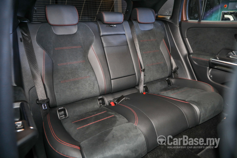 Mercedes-Benz EQA H243 (2022) Interior