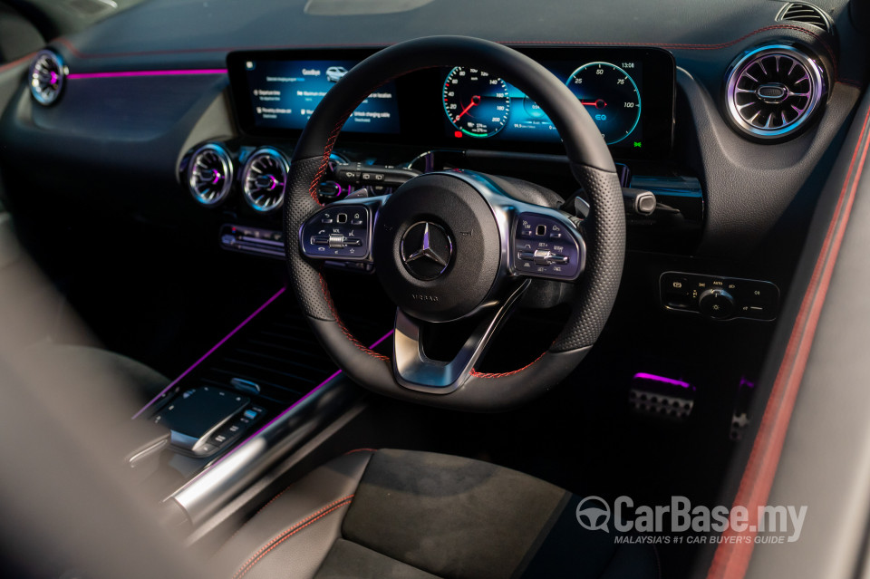 Mercedes-Benz EQA H243 (2022) Interior