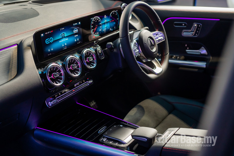 Mercedes-Benz EQA H243 (2022) Interior