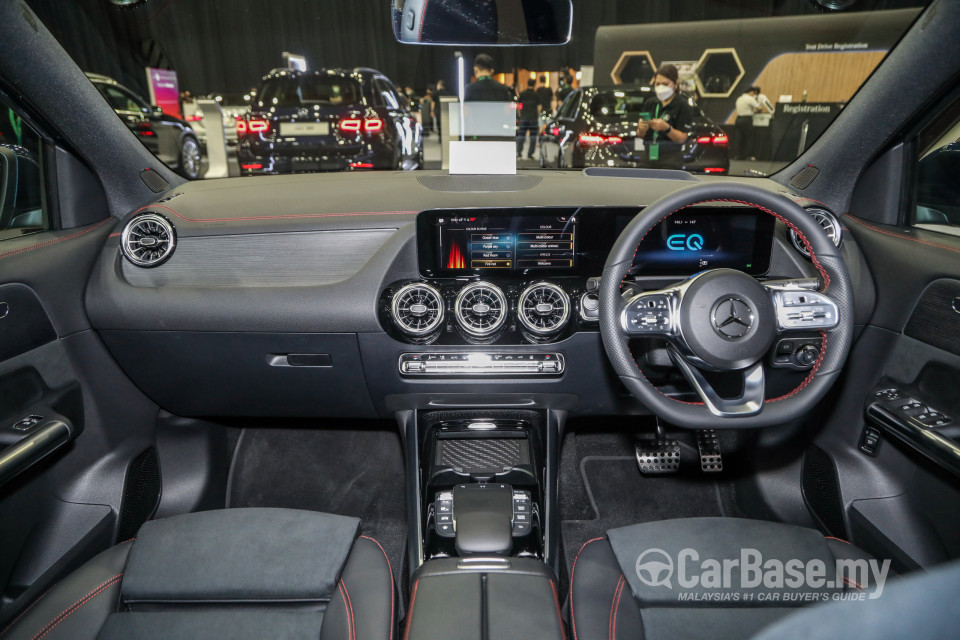 Mercedes-Benz EQA H243 (2022) Interior