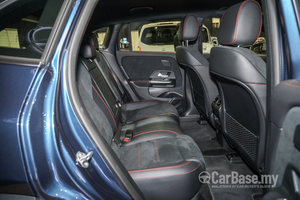 Mercedes-Benz EQA H243 (2022) Interior