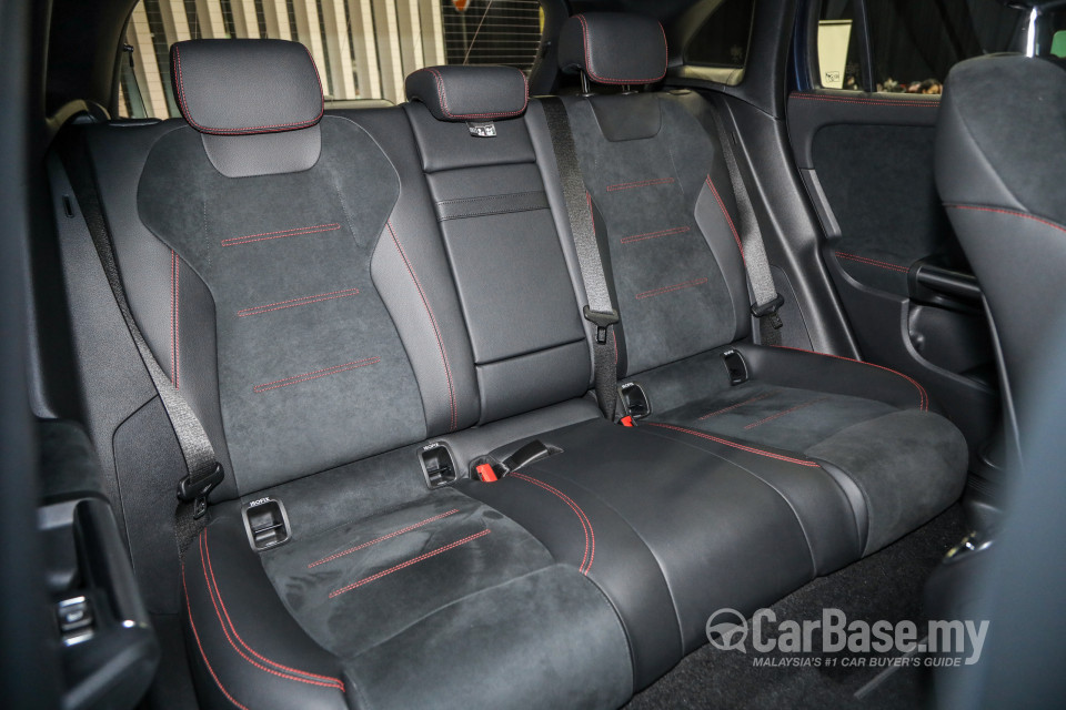 Mercedes-Benz EQA H243 (2022) Interior