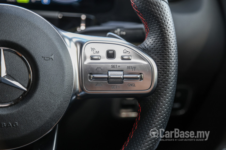 Mercedes-Benz EQA H243 (2022) Interior