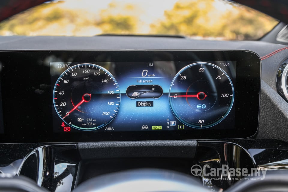Mercedes-Benz EQA H243 (2022) Interior