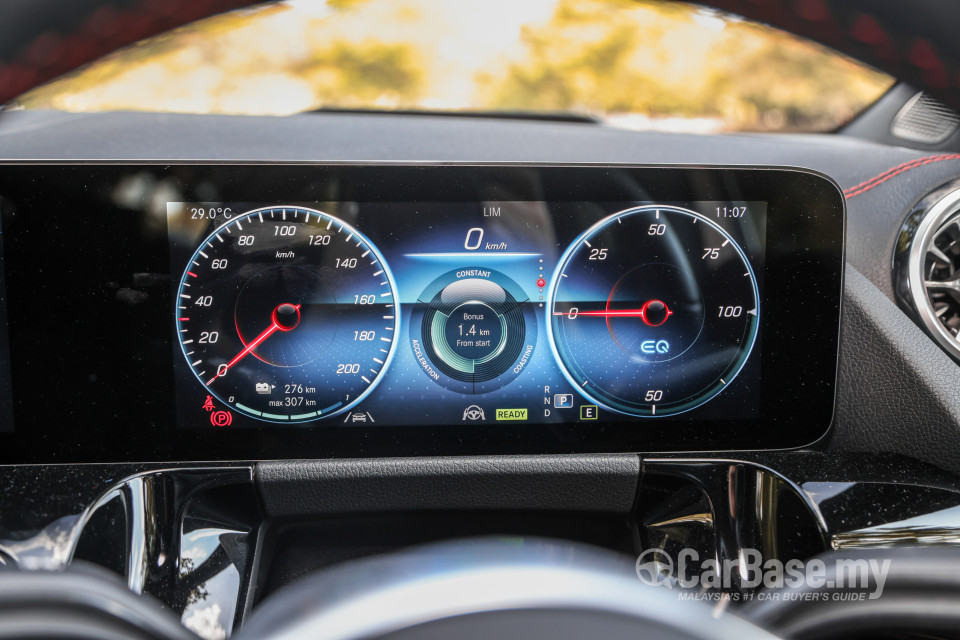 Mercedes-Benz EQA H243 (2022) Interior