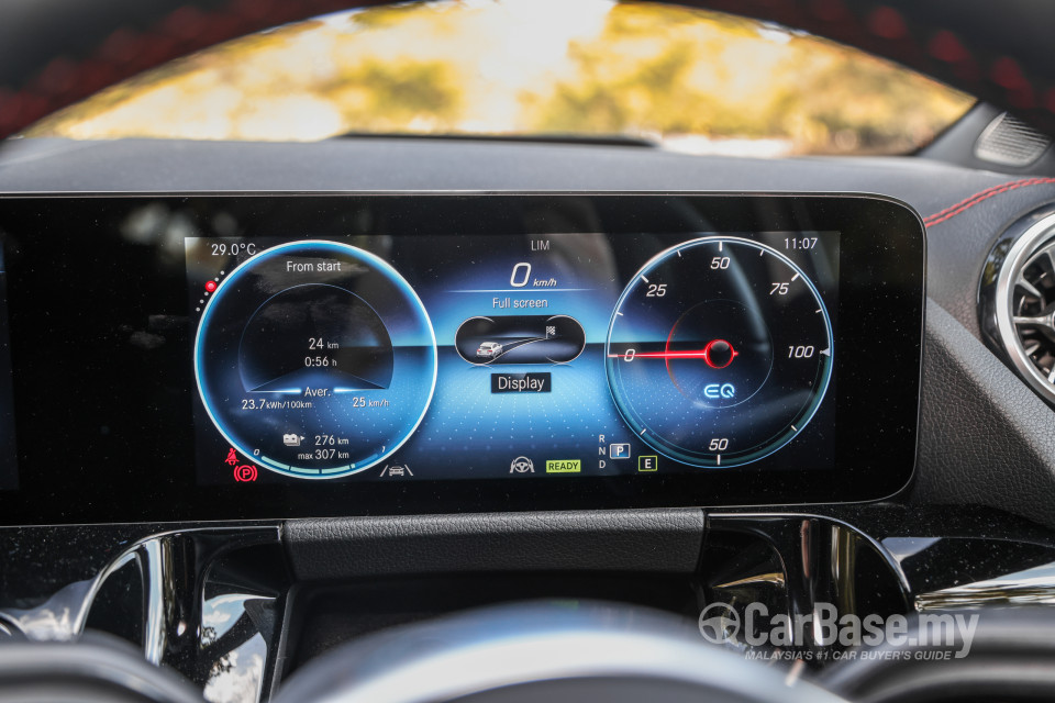 Mercedes-Benz EQA H243 (2022) Interior