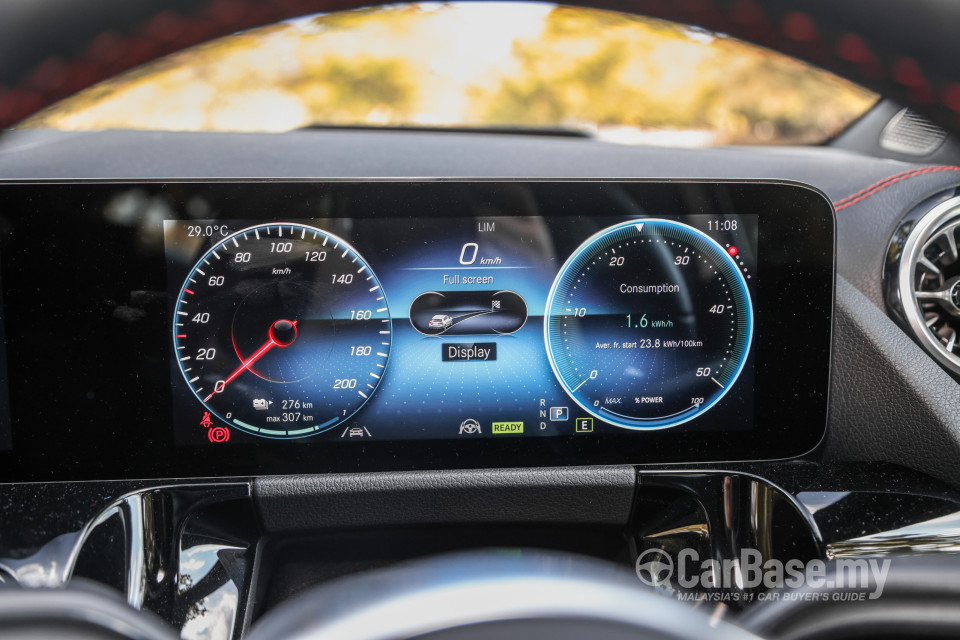 Mercedes-Benz EQA H243 (2022) Interior