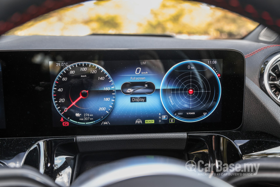 Mercedes-Benz EQA H243 (2022) Interior
