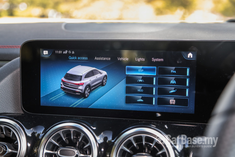 Mercedes-Benz EQA H243 (2022) Interior