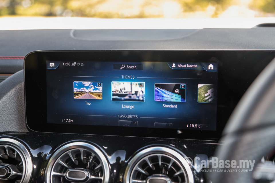 Mercedes-Benz EQA H243 (2022) Interior