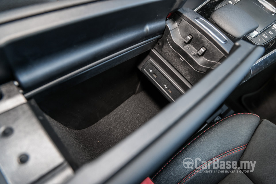 Mercedes-Benz EQA H243 (2022) Interior