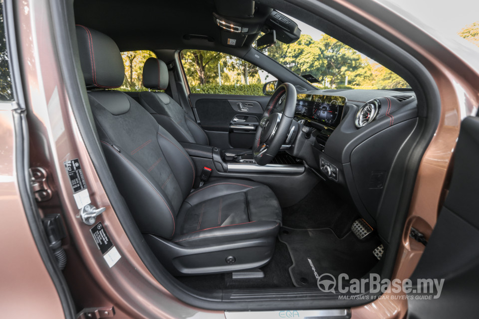 Mercedes-Benz EQA H243 (2022) Interior