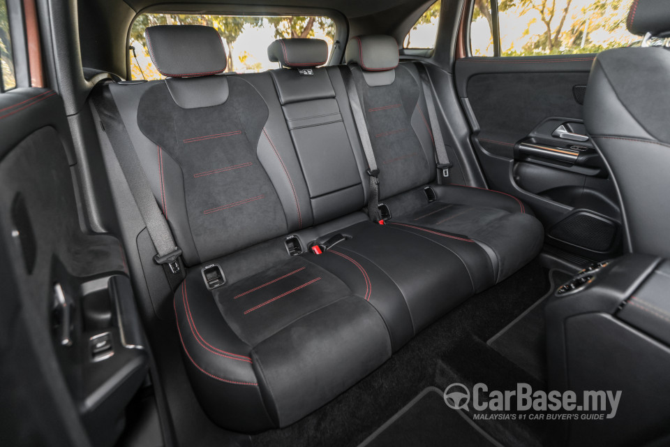 Mercedes-Benz EQA H243 (2022) Interior
