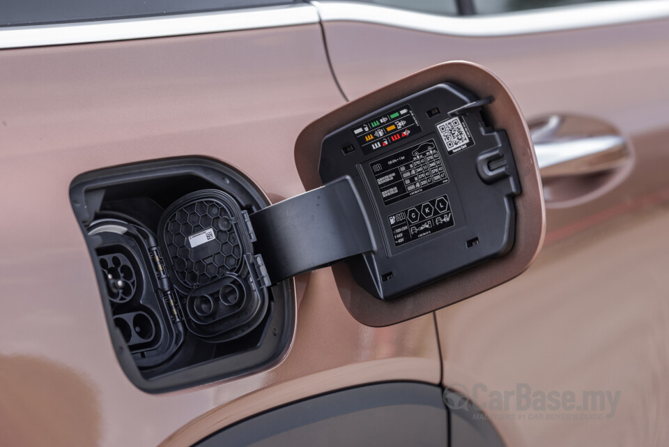 Mercedes-Benz EQB X243 (2022) Exterior