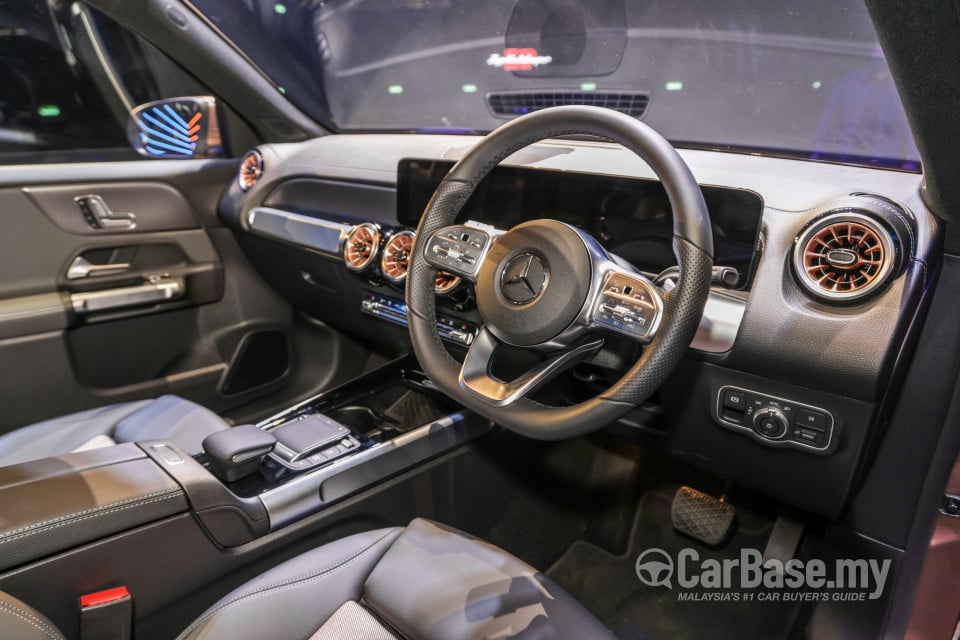 Mercedes-Benz EQB X243 (2022) Interior