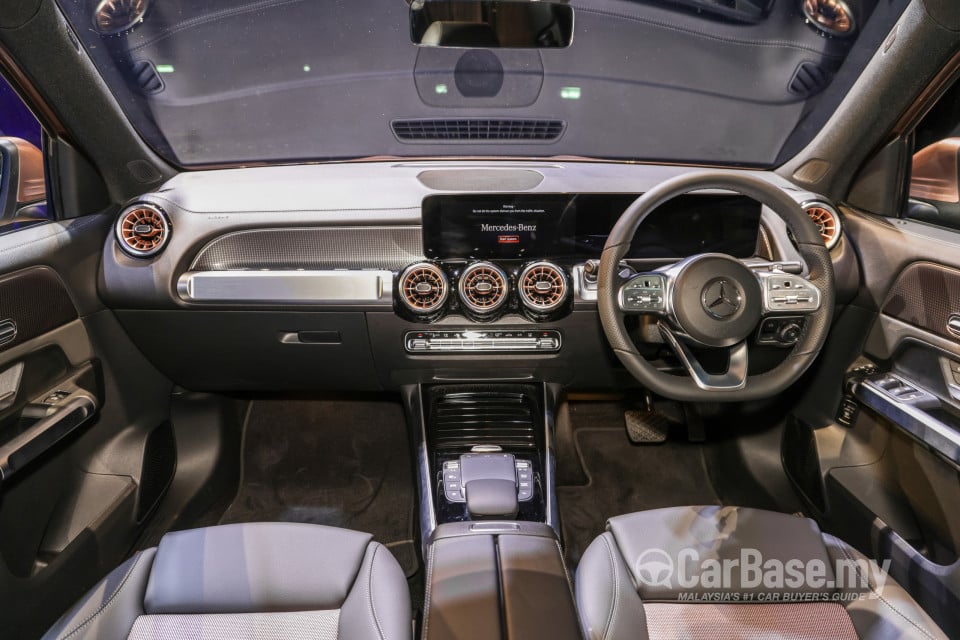 Mercedes-Benz EQB X243 (2022) Interior