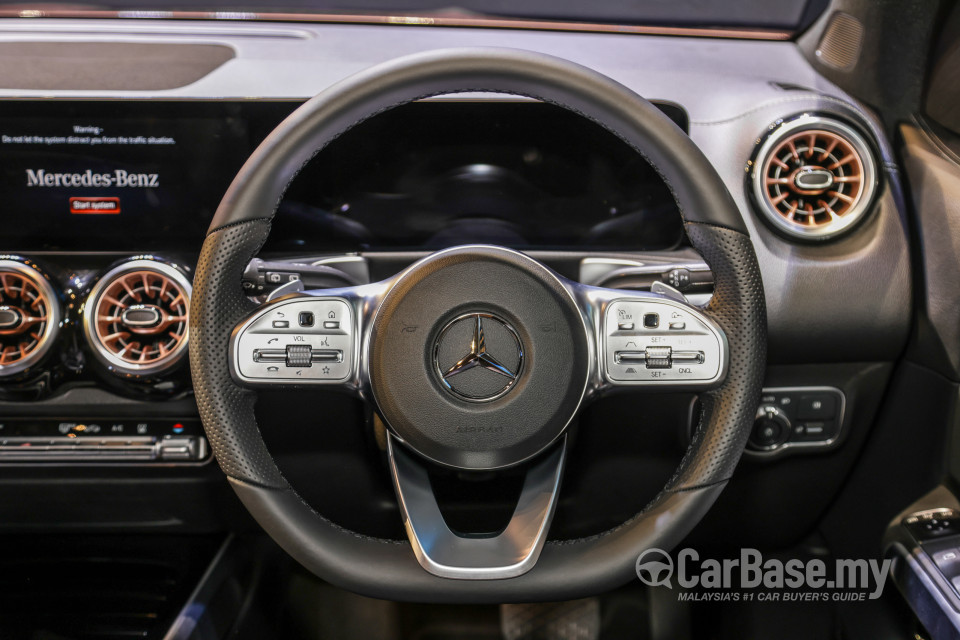Mercedes-Benz EQB X243 (2022) Interior