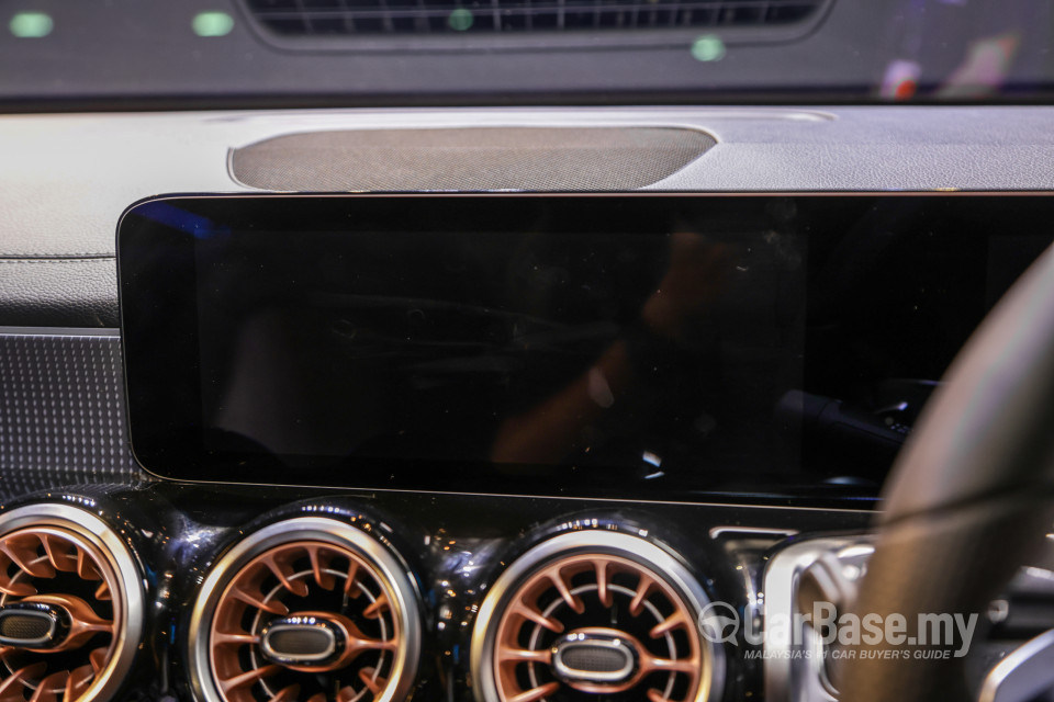 Mercedes-Benz EQB X243 (2022) Interior