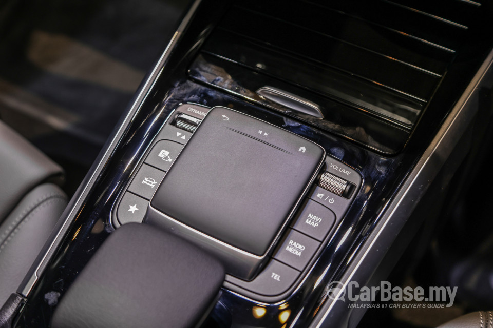 Mercedes-Benz EQB X243 (2022) Interior