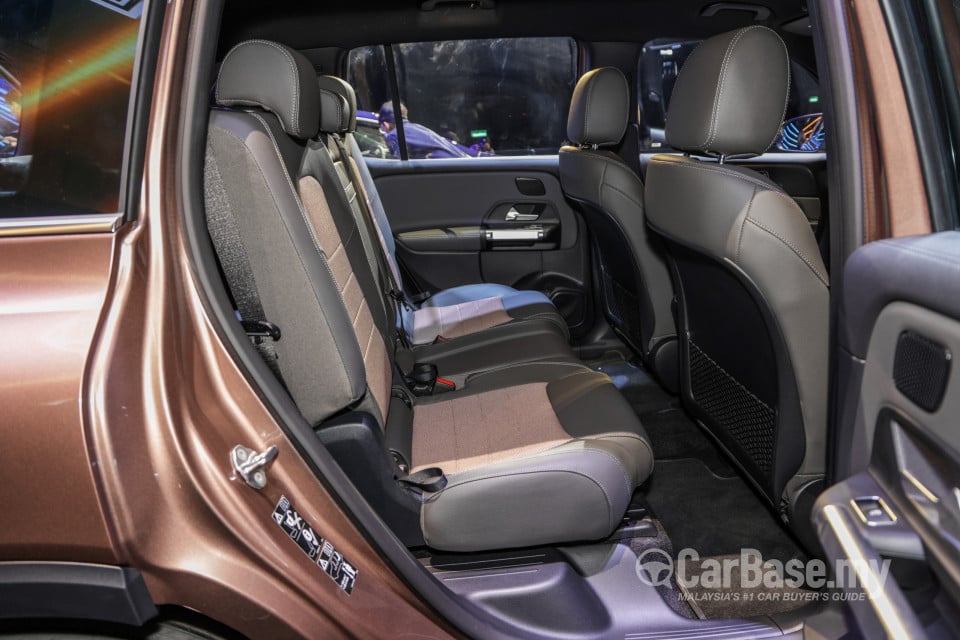 Mercedes-Benz EQB X243 (2022) Interior
