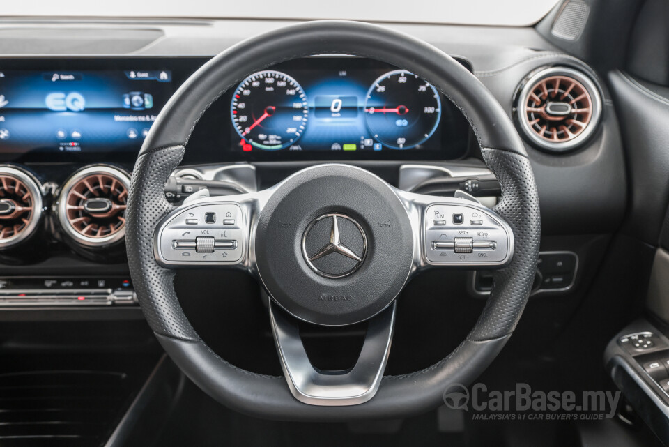Mercedes-Benz EQB X243 (2022) Interior