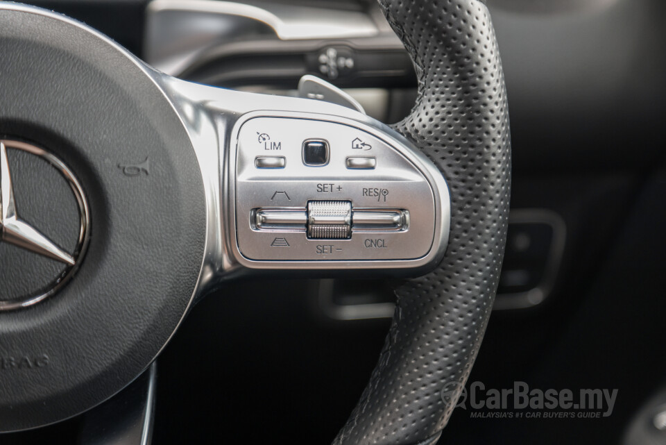 Mercedes-Benz EQB X243 (2022) Interior