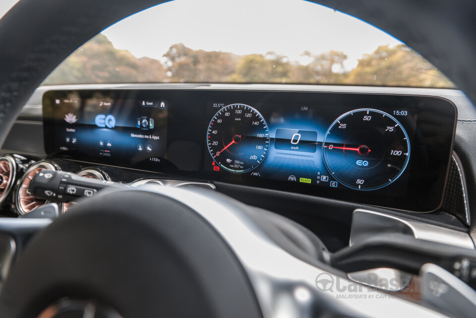 Mercedes-Benz EQB X243 (2022) Interior