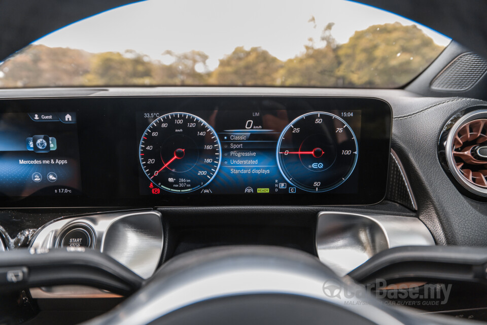 Mercedes-Benz EQB X243 (2022) Interior