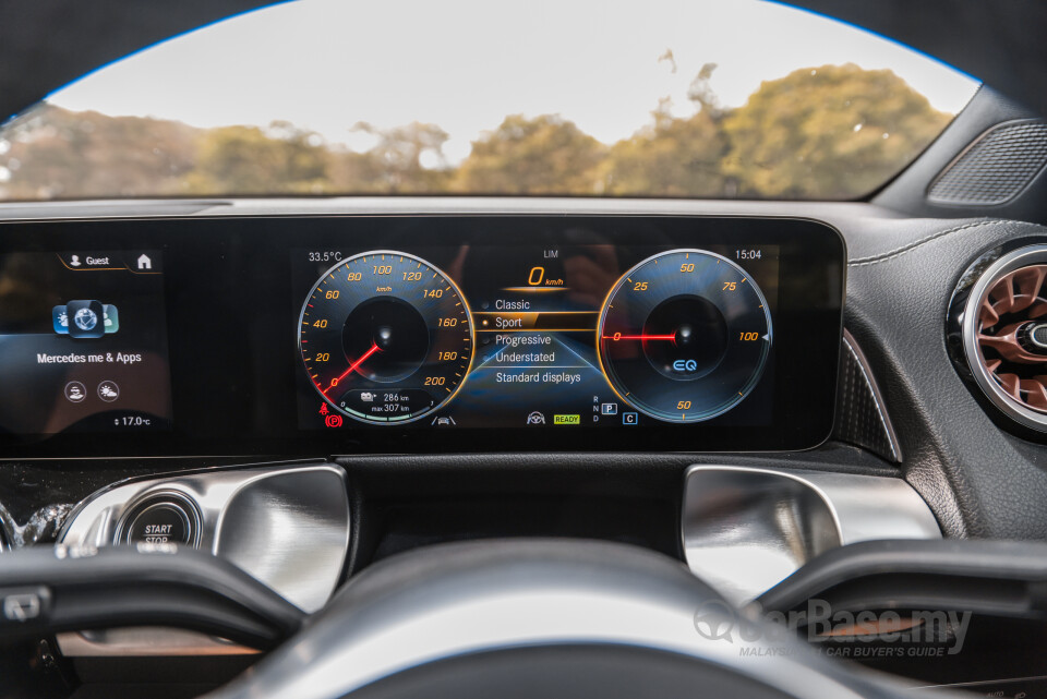 Mercedes-Benz EQB X243 (2022) Interior