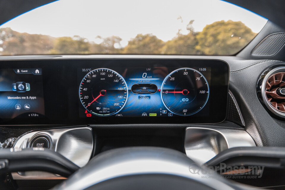 Mercedes-Benz EQB X243 (2022) Interior