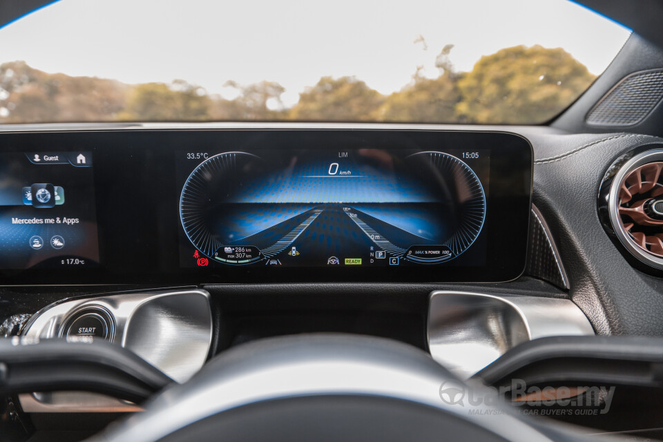 Mercedes-Benz EQB X243 (2022) Interior