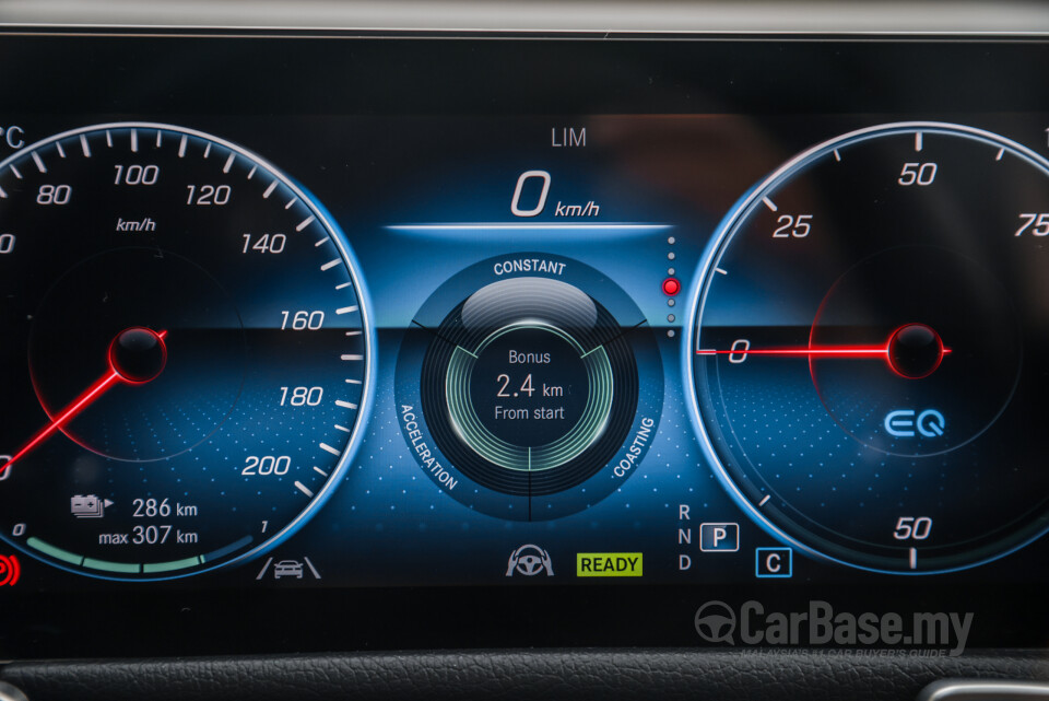 Mercedes-Benz EQB X243 (2022) Interior
