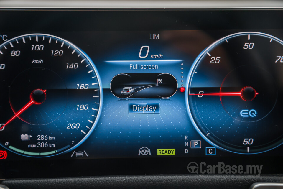Mercedes-Benz EQB X243 (2022) Interior