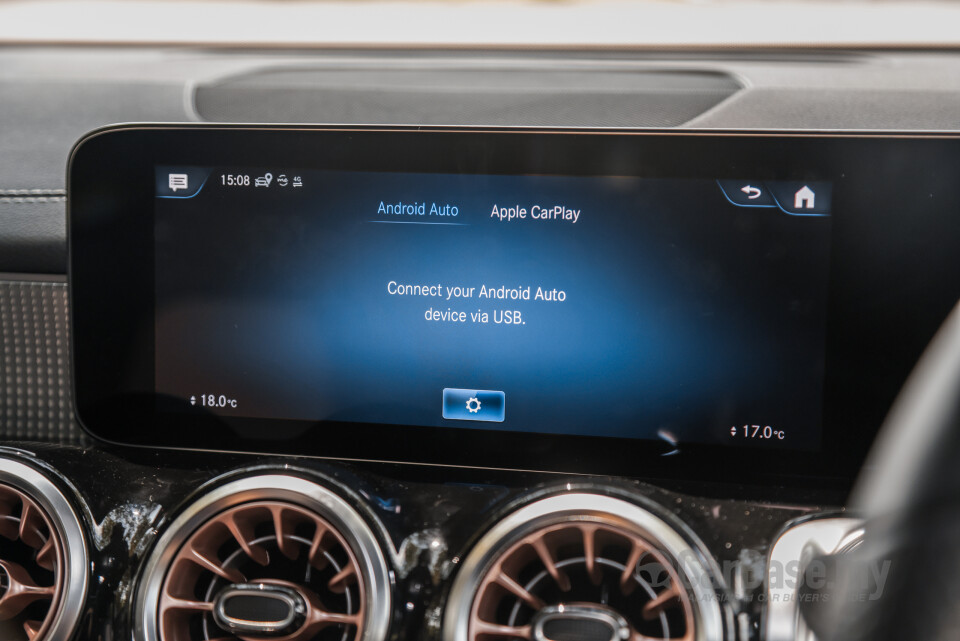 Mercedes-Benz EQB X243 (2022) Interior