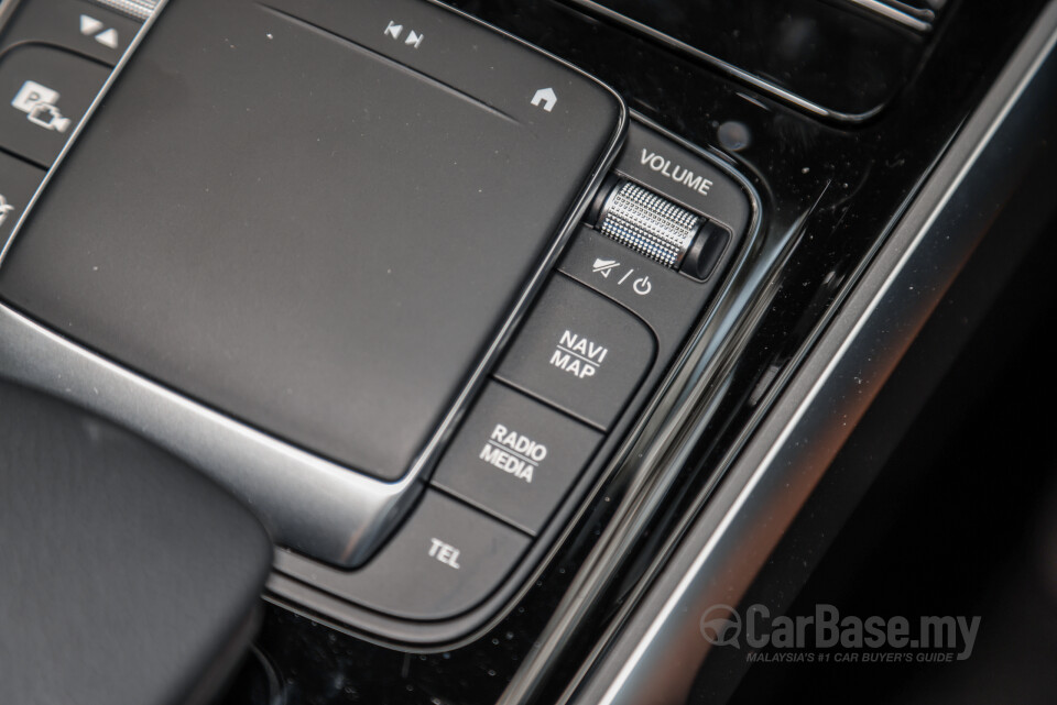 Mercedes-Benz EQB X243 (2022) Interior