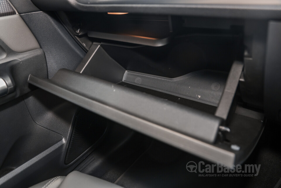 Mercedes-Benz EQB X243 (2022) Interior