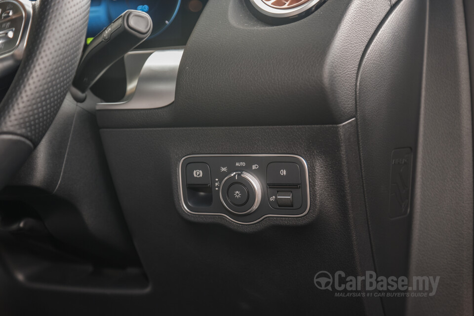 Mercedes-Benz EQB X243 (2022) Interior