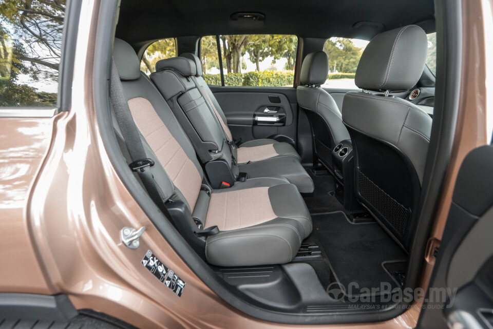 Mercedes-Benz EQB X243 (2022) Interior
