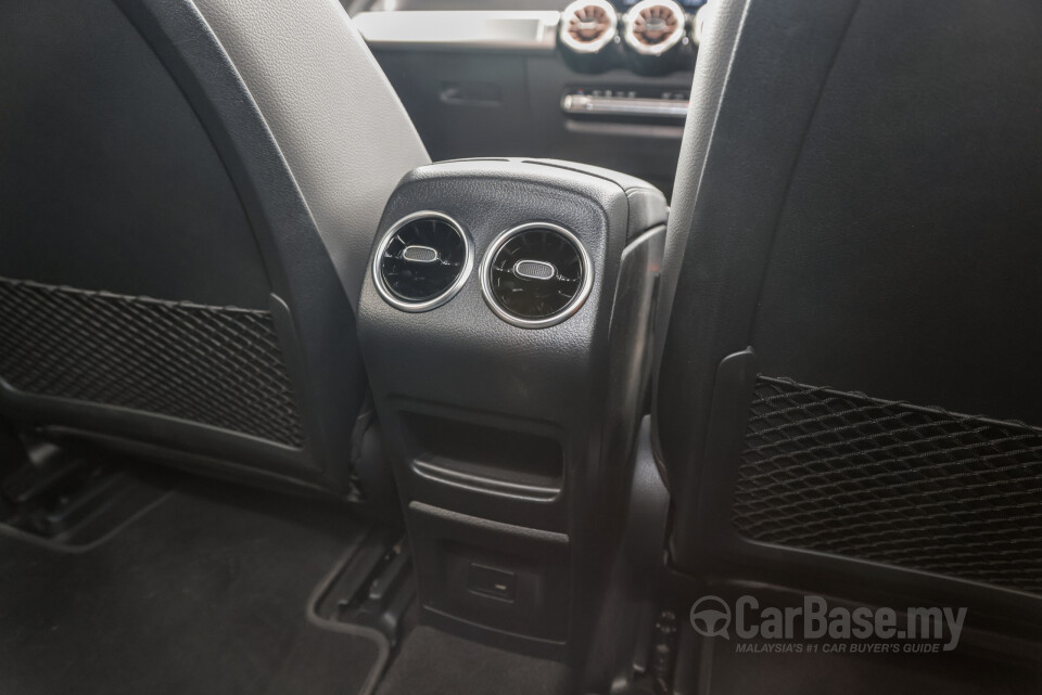 Mercedes-Benz EQB X243 (2022) Interior