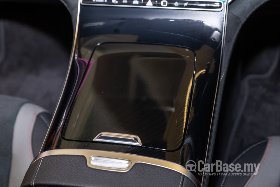 Mercedes-Benz EQE V295 (2022) Interior