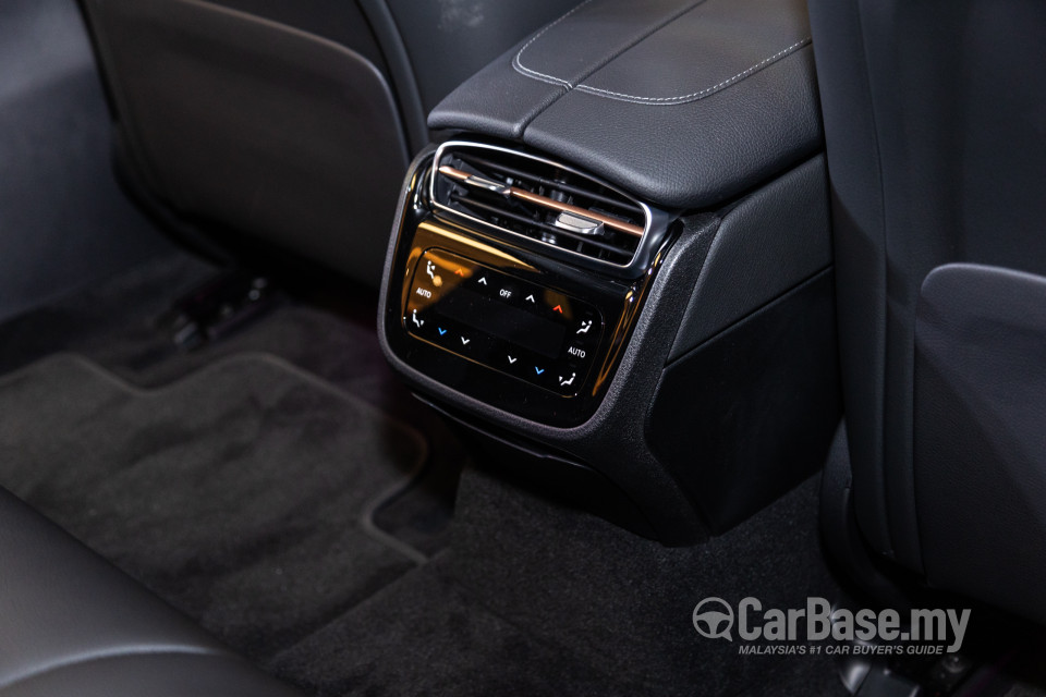 Mercedes-Benz EQE V295 (2022) Interior