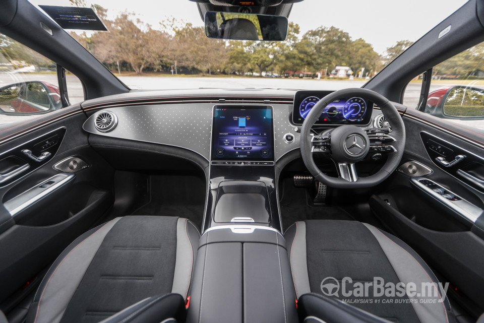 Mercedes-Benz EQE V295 (2022) Interior