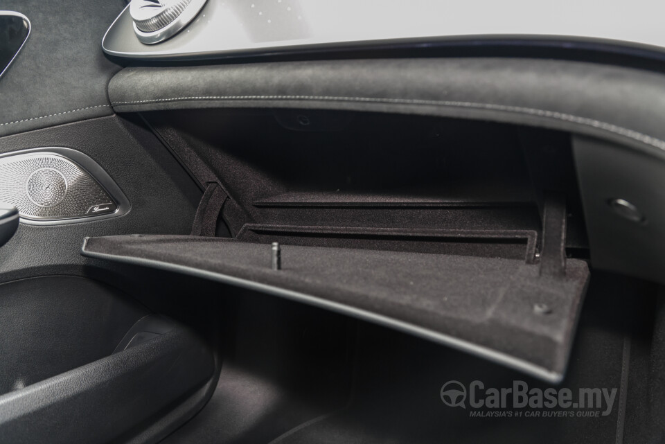 Mercedes-Benz EQE V295 (2022) Interior