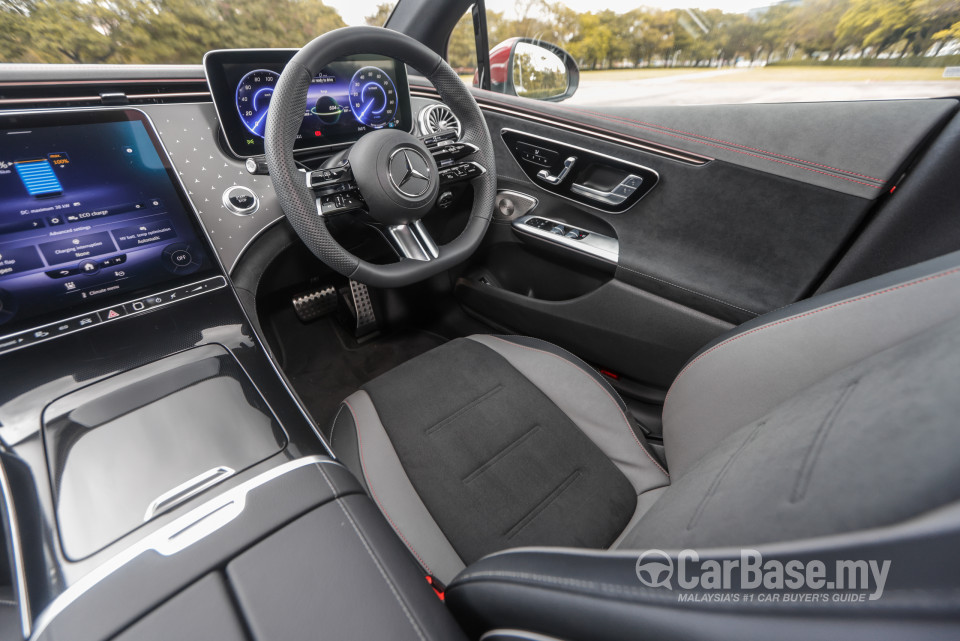 Mercedes-Benz EQE V295 (2022) Interior