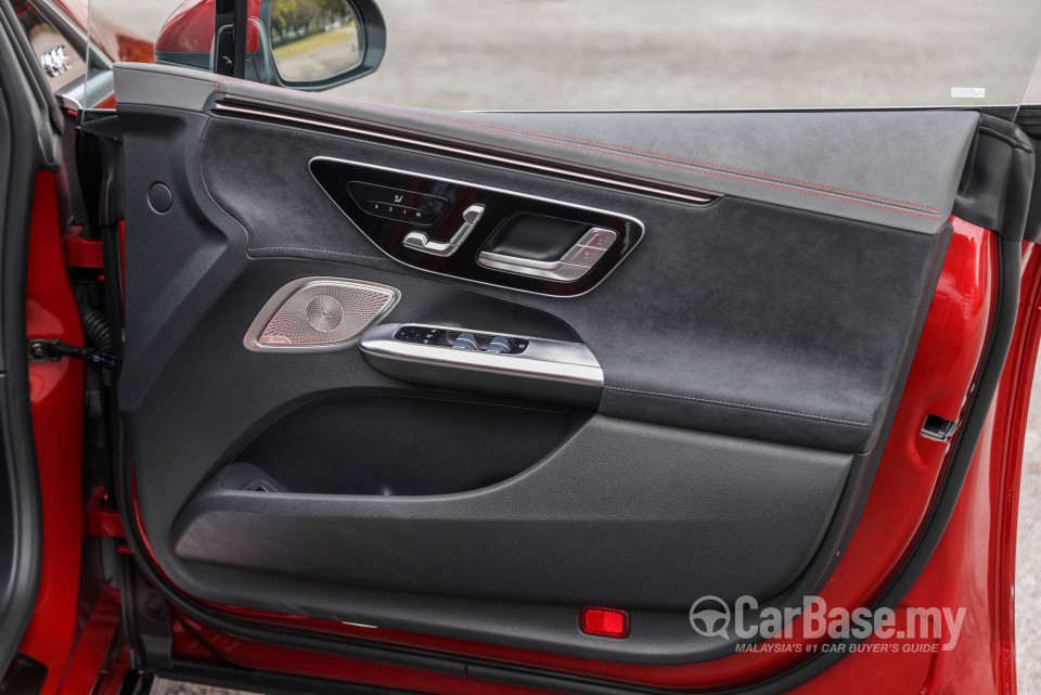 Mercedes-Benz EQE V295 (2022) Interior