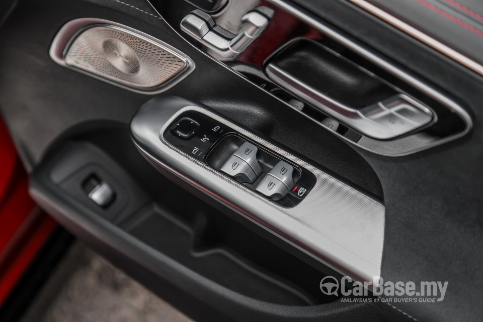 Mercedes-Benz EQE V295 (2022) Interior