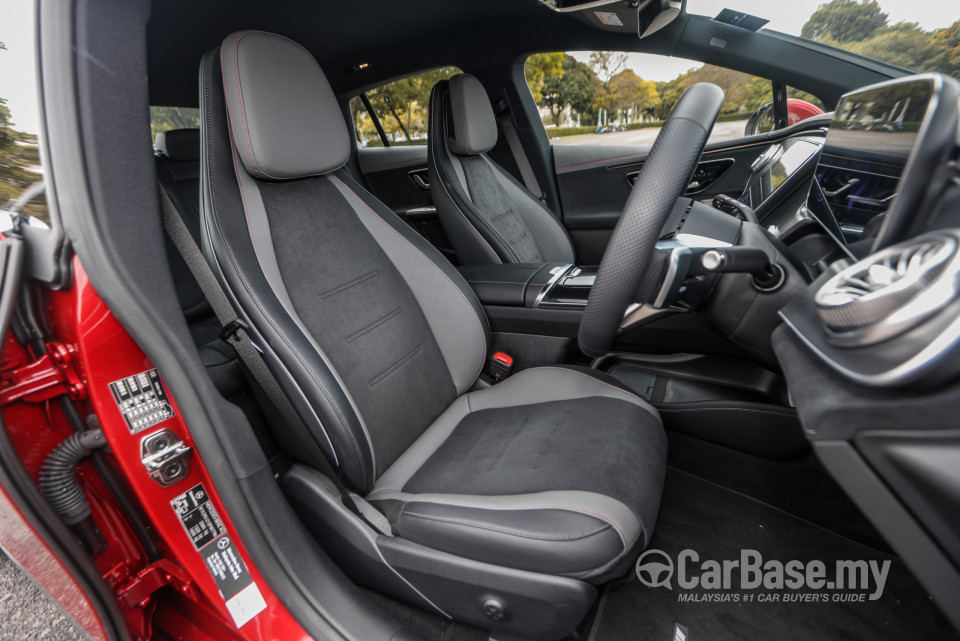 Mercedes-Benz EQE V295 (2022) Interior