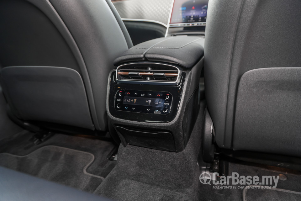 Mercedes-Benz EQE V295 (2022) Interior