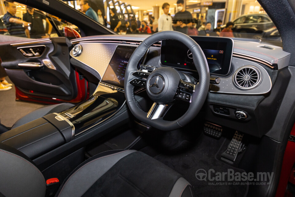 Mercedes-Benz EQE V295 (2022) Interior
